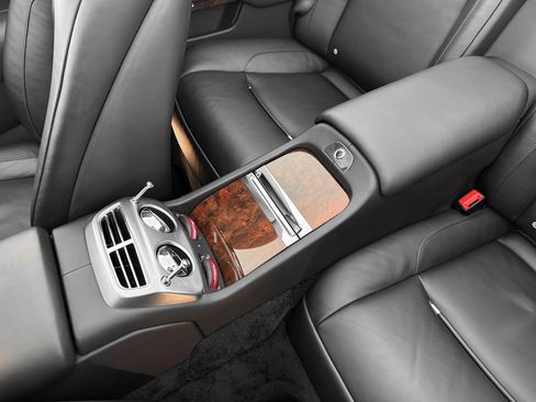 Used 2016 Rolls-Royce Dawn image 27