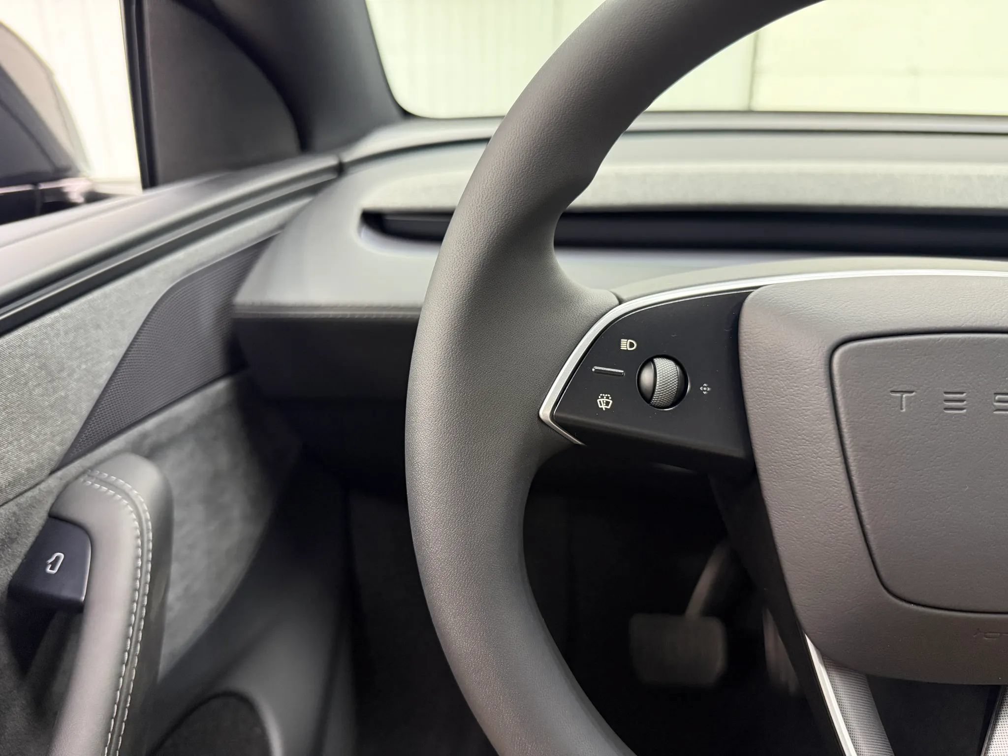 Used 2026 Tesla Model Y Long Range RWD image 28