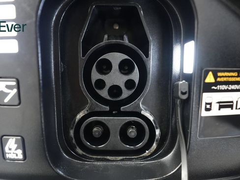 Used 2024 Kia EV6 Wind RWD image 10