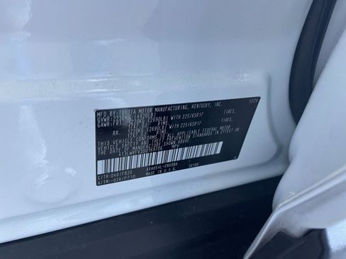 Used 2025 Toyota RAV4 LE image 27