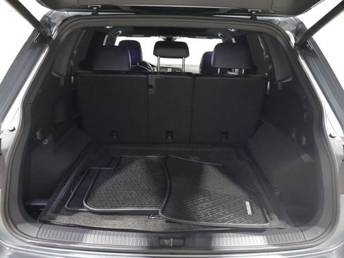 Used 2024 Volkswagen Tiguan SEL R-Line AWD/4WD image 4