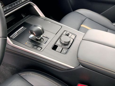 Used 2026 MAZDA CX-90 3.3 Turbo S w/ Premium Plus image 17