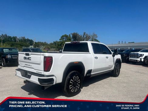 Used 2024 GMC Sierra 2500 Denali Ultimate AWD/4WD image 5
