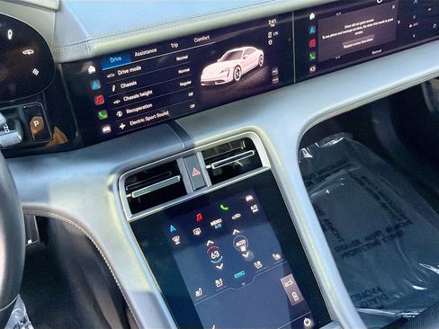 Used 2022 Porsche Taycan Turbo S image 27