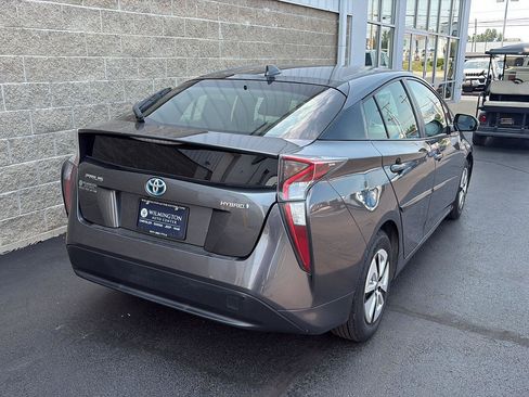 Used 2017 Toyota Prius Four w/ Advanced Technology Package FWD image 3