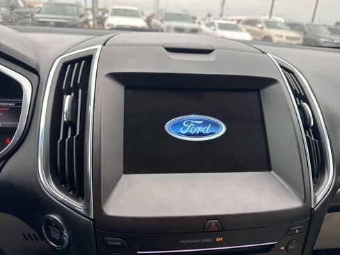 Used 2018 Ford Edge Titanium w/ Technology Package image 15