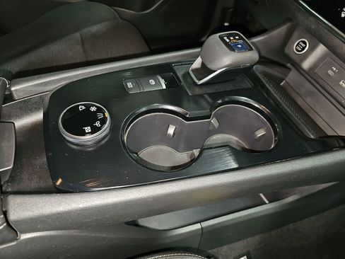 Used 2021 Nissan Rogue S image 17