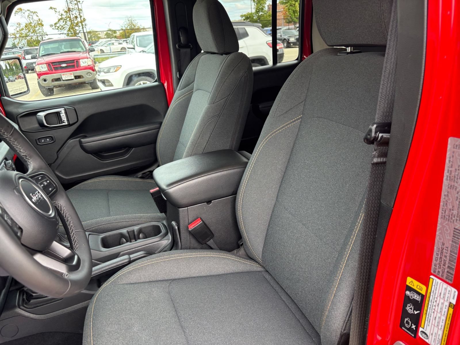 Used 2025 Jeep Wrangler Unlimited Sport AWD/4WD image 33