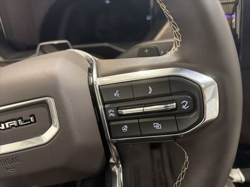 Used 2025 GMC Acadia Denali w/ Super Cruise Package image 37