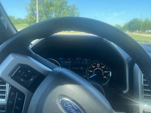 Used 2016 Ford F150 Lariat AWD/4WD image 12