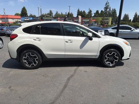 Used 2016 Subaru Crosstrek 2.0i Premium w/ Popular Package #1 AWD/4WD image 9