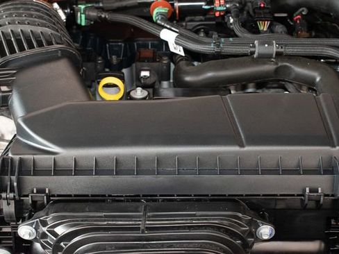 Used 2024 Lincoln Nautilus Premier AWD/4WD image 4