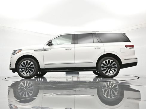 Used 2024 Lincoln Navigator Reserve AWD/4WD image 45