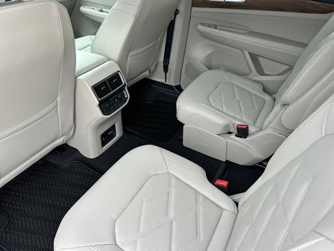 New 2026 Volkswagen Atlas SE image 11