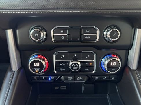 Used 2022 GMC Yukon SLT image 22