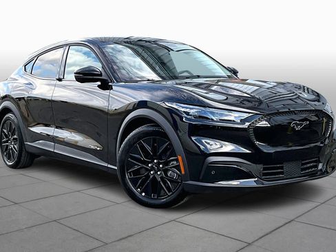 Used 2025 Ford Mustang Mach-E Select w/ Comfort Package Lite image 3