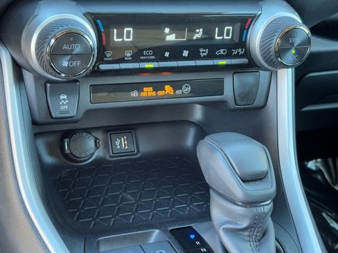 Certified 2025 Toyota RAV4 XLE image 27