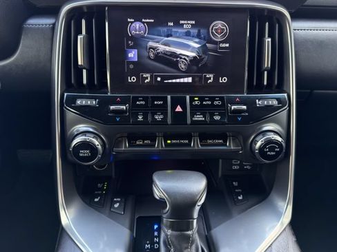Used 2023 Lexus LX 600 4WD w/ Appearance Package image 21