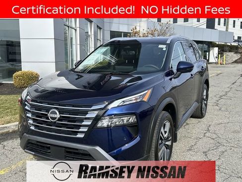 Certified 2025 Nissan Rogue SL AWD/4WD image 1
