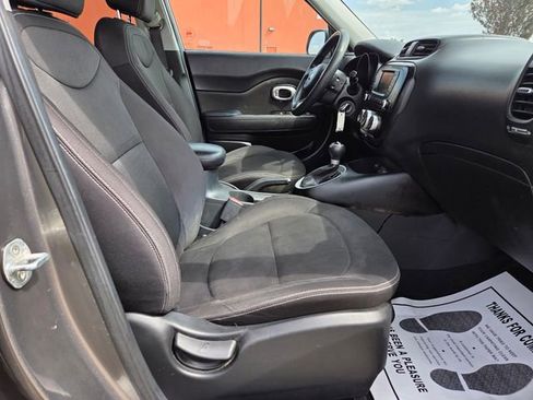 Used 2017 Kia Soul FWD image 33