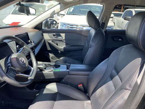 Used 2023 Nissan Rogue SV FWD image 11