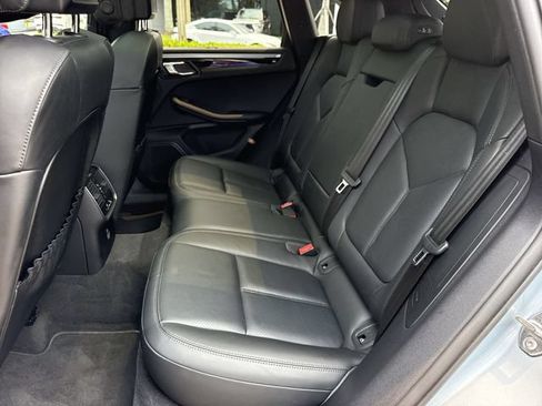 Used 2023 Porsche Macan AWD/4WD image 23
