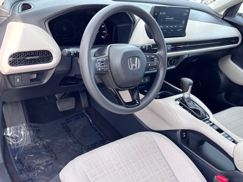 Certified 2026 Honda HR-V LX image 17