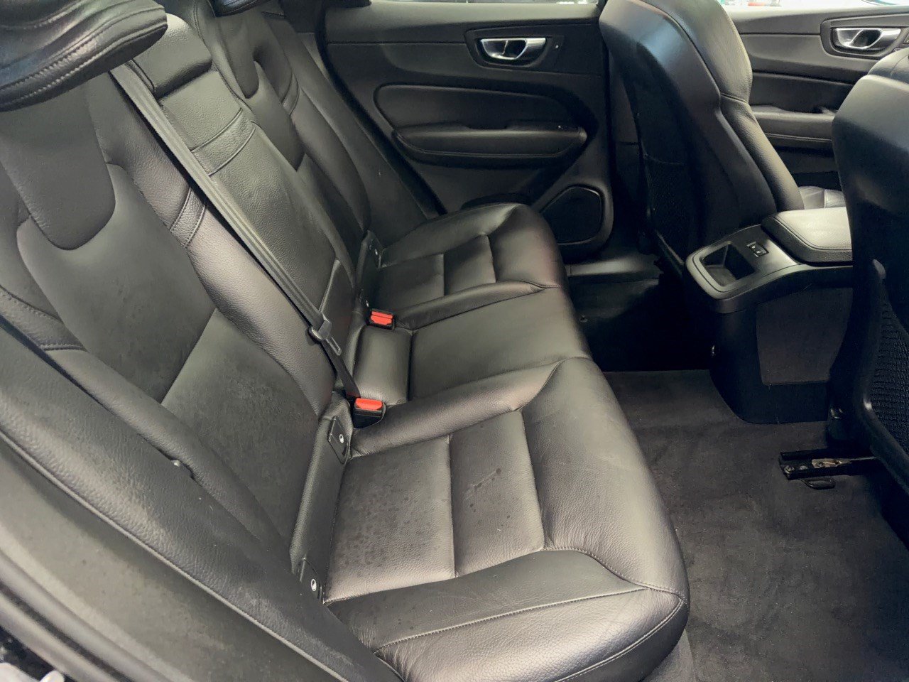 Used 2020 Volvo XC60 T6 Momentum w/ Protection Package AWD/4WD image 29