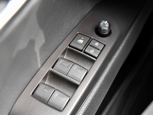 Used 2024 Toyota Camry SE image 31