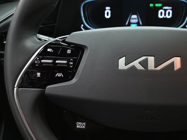 Used 2024 Kia Niro EX FWD image 19