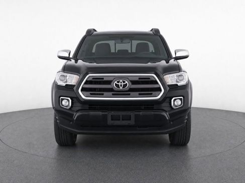Used 2017 Toyota Tacoma Limited w/ Tow Package AWD/4WD image 5