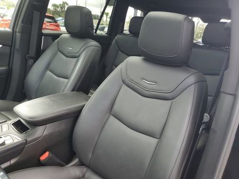 Used 2025 Cadillac XT6 Premium Luxury image 18