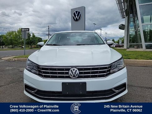 Used 2018 Volkswagen Passat 2.0T SE FWD image 23