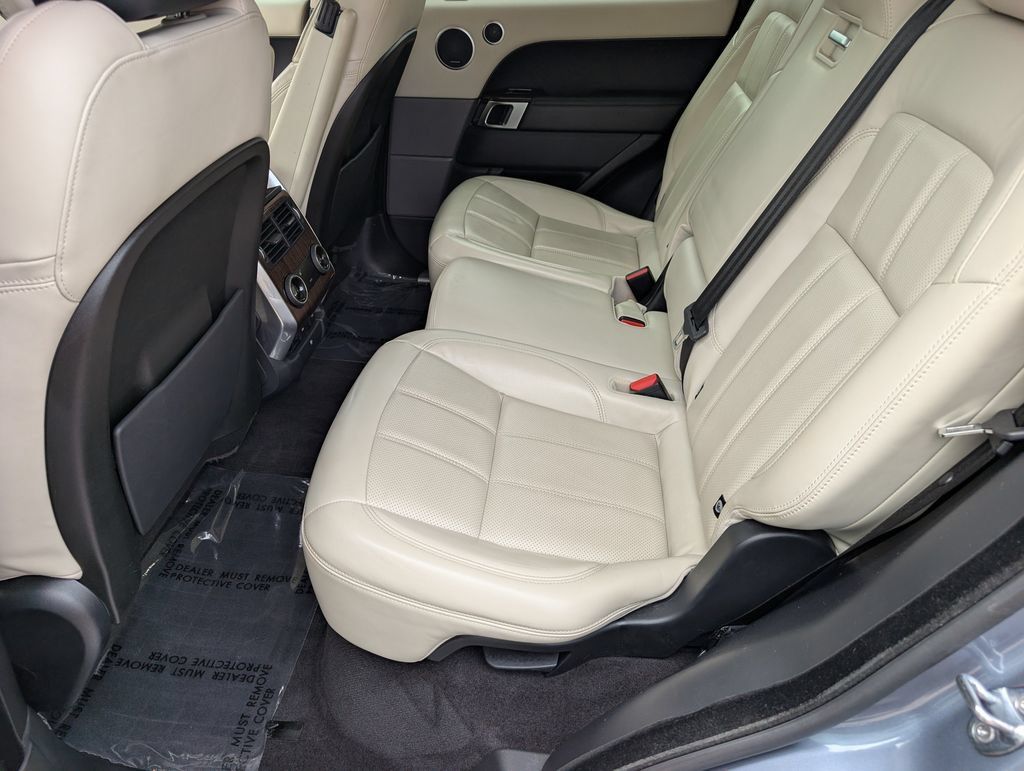 Used 2018 Land Rover Range Rover Sport HSE AWD/4WD image 28