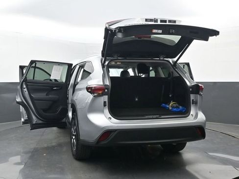 Used 2025 Toyota Highlander XLE image 36