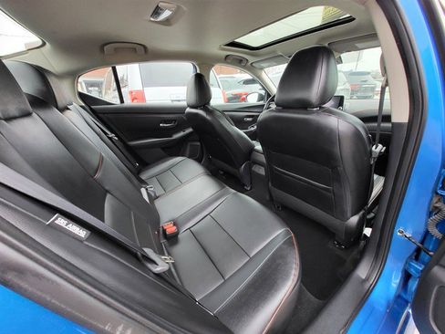 Used 2024 Nissan Sentra SR w/ SR Premium Package image 11