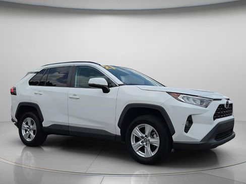 Used 2021 Toyota RAV4 XLE FWD image 8
