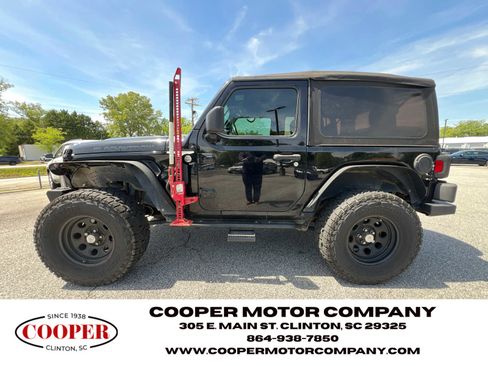 Used 2021 Jeep Wrangler Sport S image 4