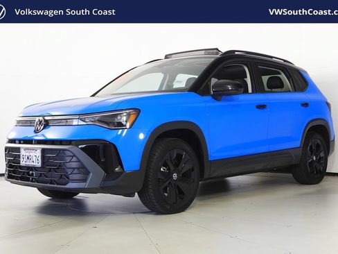 Used 2025 Volkswagen Taos SE FWD image 1