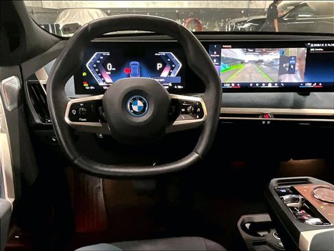 Used 2025 BMW iX xDrive50 AWD/4WD image 8