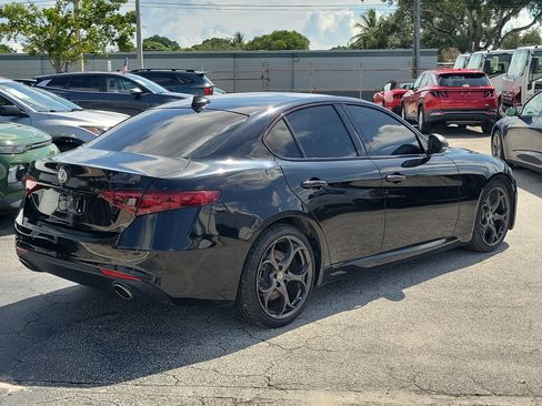 Used 2018 Alfa Romeo Giulia w/ Nero Edizione RWD image 5