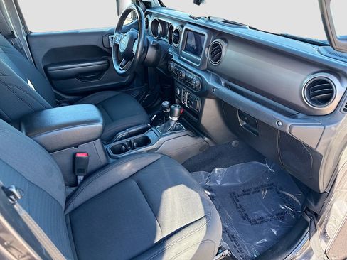 Used 2020 Jeep Gladiator Sport w/ Quick Order Package 24S image 13