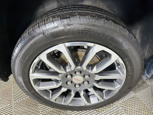 Used 2021 GMC Acadia Denali w/ Denali Technology Package image 19