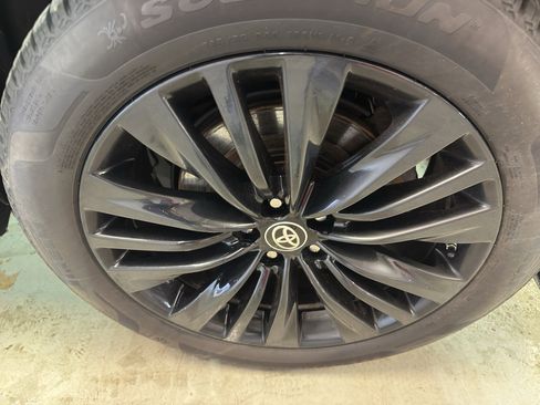 Used 2020 Toyota Highlander Platinum image 33