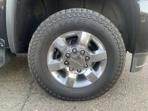 Used 2017 GMC Sierra 3500 Denali w/ Duramax Plus Package image 16