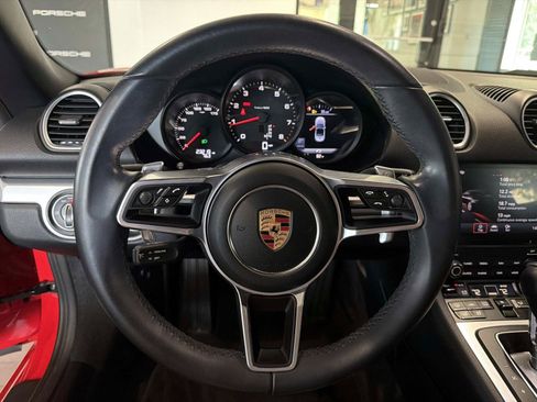 Used 2017 Porsche 718 Boxster RWD image 19