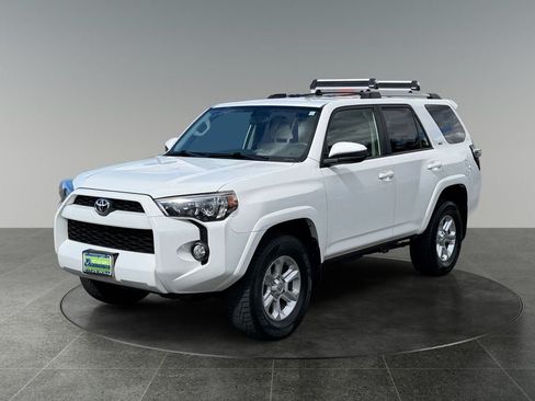 Used 2019 Toyota 4Runner SR5 AWD/4WD image 3