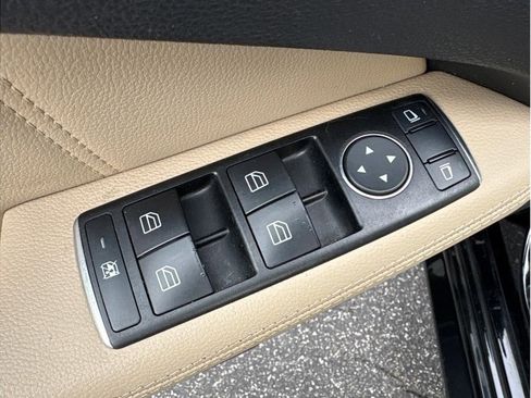 Used 2011 Mercedes-Benz E 350 4MATIC Wagon image 10