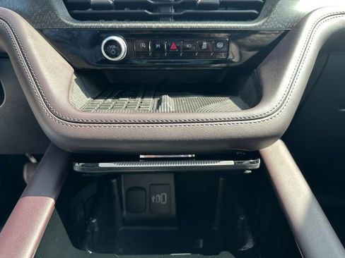 Used 2025 Ford Explorer Platinum w/ Ultimate Package image 36