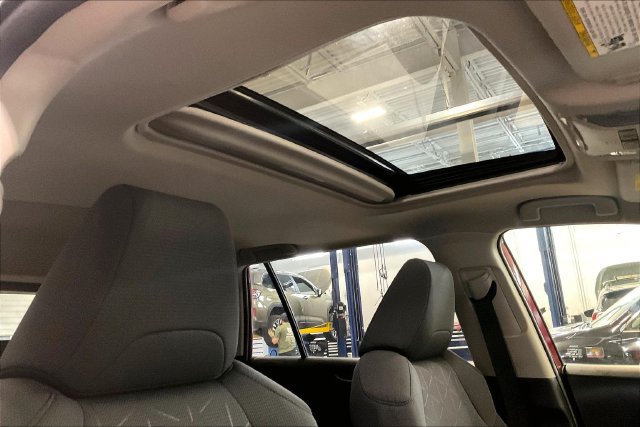 Used 2019 Toyota RAV4 XLE w/ Convenience Package AWD/4WD image 22
